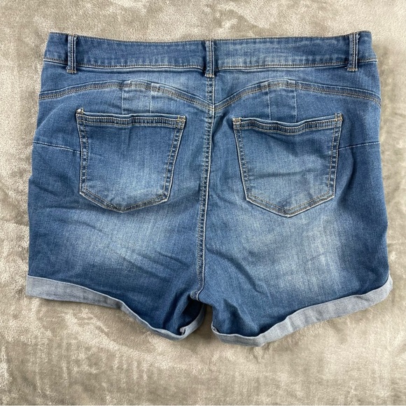 Wax Jean Women's Distressed Jean Shorts Size 2XL - Picture 3 of 7